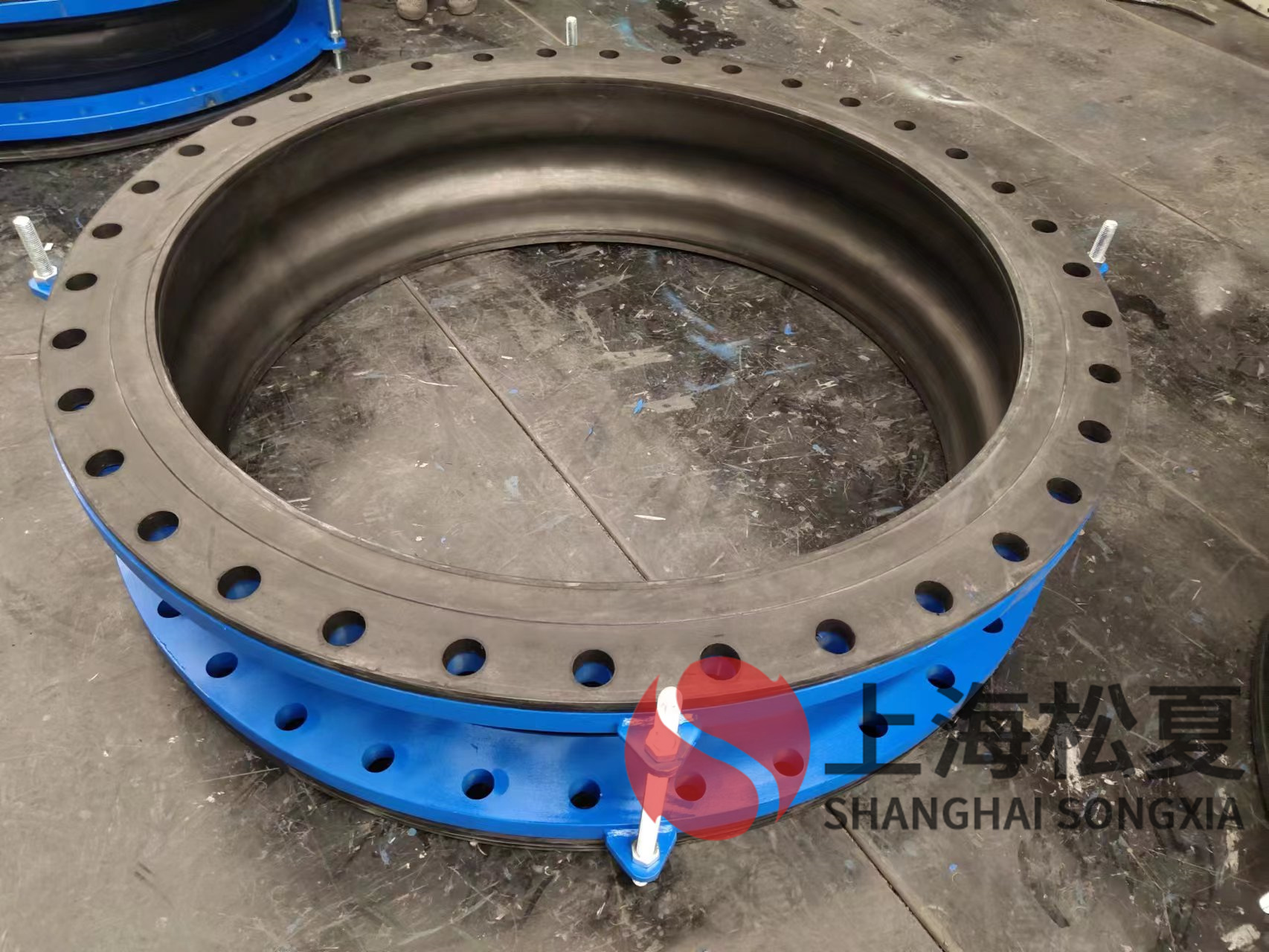 大翻邊橡膠膨脹節(jié)的實(shí)際使用情況說(shuō)明